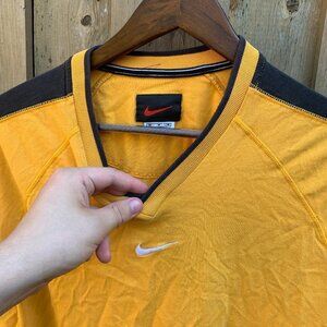 Vintage Nike Center Swoosh Sweater Medium